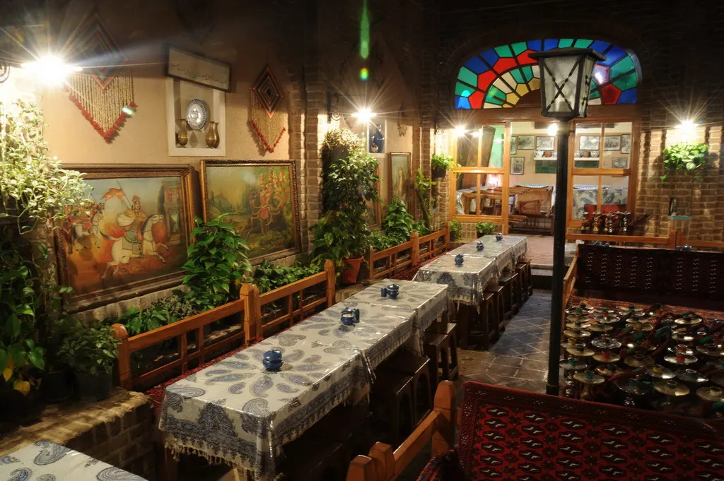 Dizi-Azari-local-food-in-Iran