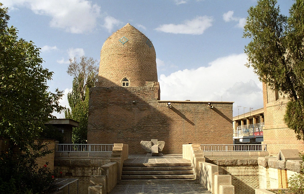 Tomb of Esther and Mordechai - Jewish in Iran